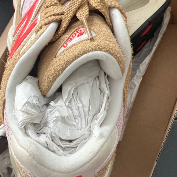 New Balance Tan and Pink Sneakers with Red Accents - Picture 3 of 11